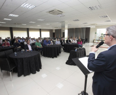 Empresas das áreas de agrotecnologia e tecnologias sustentáveis interessadas em se instalar no Parque Tecnológico de Maringá têm até 19 de dezembro para apresentar suas propostas ao Instituto de Tecnologia do Paraná (Tecpar). O novo prazo foi anunciado nesta quarta-feira (16) pelo diretor-presidente do instituto, Jorge Callado, durante reunião com empresários e lideranças da região, na sede da Associação Comercial e Empresarial de Maringá (Acim). Foto: ACIM Maringá.