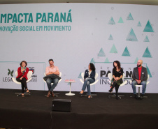 No palco, o coordenador de Ciência e Tecnologia da Superintendência de Ciência, Tecnologia e Ensino Superior, Paulo Parreira; o empresário Beto Madalosso; a presidente da Aliança Empreendedora, Lina Useche, e a sócia-fundadora da Youngers, Giovana Conti, dialogaram com a plateia sobre o papel do poder público no incentivo e fomento para as iniciativas privadas. Foto: Ari Dias/AEN