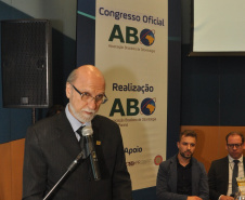Até esta sexta-feira (18) acontece em Curitiba o Encontro Paranaense de Administradores e Técnicos em Saúde Pública Odontológica (Epatespo) e o XIV Congresso Internacional de Odontologia do Paraná (Ciopar). A Secretaria de Estado da Saúde é organizadora do encontro e participa do Ciopar com 200 odontólogos.Foto: Divulgação/SESA