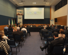 Até esta sexta-feira (18) acontece em Curitiba o Encontro Paranaense de Administradores e Técnicos em Saúde Pública Odontológica (Epatespo) e o XIV Congresso Internacional de Odontologia do Paraná (Ciopar). A Secretaria de Estado da Saúde é organizadora do encontro e participa do Ciopar com 200 odontólogos.Foto: Divulgação/SESA
