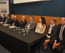 Até esta sexta-feira (18) acontece em Curitiba o Encontro Paranaense de Administradores e Técnicos em Saúde Pública Odontológica (Epatespo) e o XIV Congresso Internacional de Odontologia do Paraná (Ciopar). A Secretaria de Estado da Saúde é organizadora do encontro e participa do Ciopar com 200 odontólogos.Foto: Divulgação/SESA