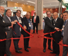 Até esta sexta-feira (18) acontece em Curitiba o Encontro Paranaense de Administradores e Técnicos em Saúde Pública Odontológica (Epatespo) e o XIV Congresso Internacional de Odontologia do Paraná (Ciopar). A Secretaria de Estado da Saúde é organizadora do encontro e participa do Ciopar com 200 odontólogos.Foto: Divulgação/SESA