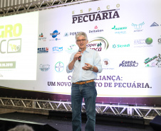 O governador Carlos Massa Ratinho Junior participa nesta quinta-feira (17),  no Parque de Exposições Lacerda Werneck, em Guarapuava, da primeira edição da Agropec, evento voltado a produtores rurais da região e que reúne palestras técnicas, leilões de animais e culinária tropeira e regional. Na foto, Norberto Ortigara, secretário da Agricultura e do Abastecimento do Paraná.Guarapuava, 17/10/2019 -  Foto: Geraldo Bubniak/AEN