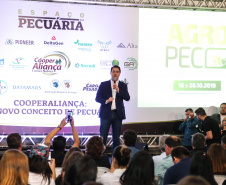O governador Carlos Massa Ratinho Junior participa nesta quinta-feira (17),  no Parque de Exposições Lacerda Werneck, em Guarapuava, da primeira edição da Agropec, evento voltado a produtores rurais da região e que reúne palestras técnicas, leilões de animais e culinária tropeira e regional. Guarapuava, 17/10/2019 -  Foto: Geraldo Bubniak/AEN