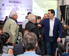 O governador Carlos Massa Ratinho Junior participa nesta quinta-feira (17),  no Parque de Exposições Lacerda Werneck, em Guarapuava, da primeira edição da Agropec, evento voltado a produtores rurais da região e que reúne palestras técnicas, leilões de animais e culinária tropeira e regional. Guarapuava, 17/10/2019 -  Foto: Geraldo Bubniak/AEN