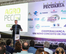 O governador Carlos Massa Ratinho Junior participa nesta quinta-feira (17),  no Parque de Exposições Lacerda Werneck, em Guarapuava, da primeira edição da Agropec, evento voltado a produtores rurais da região e que reúne palestras técnicas, leilões de animais e culinária tropeira e regional. Na foto o presidente da Sociedade Rural de Guararpuava, Claudio Marques Azevedo.Guarapuava, 17/10/2019 -  Foto: Geraldo Bubniak/AEN