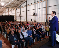 O governador Carlos Massa Ratinho Junior esteve nesta quinta-feira (17) na Agropec, nova feira agrotécnica de Guarapuava, na região central do Estado. No encontro com produtores, na abertura do evento, o governador destacou o fim da vacinação contra a febre aftosa no Paraná e disse que a região Centro-Sul será beneficiada pela medida.