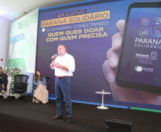 O Governo do Estado lançou nesta quinta-feira (17) o Paraná Solidário, aplicativo criado especialmente para promover a doação direta entre os cidadãos e as entidades beneficentes. A tecnologia, idealizada pela Secretaria da Justiça, Família e Trabalho, com apoio técnico da Celepar, é uma ponte entre empresas e pessoas físicas que queiram doar para instituições produtos como alimentos, roupas, móveis, eletrodomésticos, ração para animais. Foto: Ari Dias/AEN