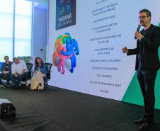 O Governo do Estado lançou nesta quinta-feira (17) o Paraná Solidário, aplicativo criado especialmente para promover a doação direta entre os cidadãos e as entidades beneficentes. A tecnologia, idealizada pela Secretaria da Justiça, Família e Trabalho, com apoio técnico da Celepar, é uma ponte entre empresas e pessoas físicas que queiram doar para instituições produtos como alimentos, roupas, móveis, eletrodomésticos, ração para animais. Foto: Valdelino Pontes