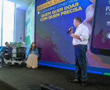 O Governo do Estado lançou nesta quinta-feira (17) o Paraná Solidário, aplicativo criado especialmente para promover a doação direta entre os cidadãos e as entidades beneficentes. A tecnologia, idealizada pela Secretaria da Justiça, Família e Trabalho, com apoio técnico da Celepar, é uma ponte entre empresas e pessoas físicas que queiram doar para instituições produtos como alimentos, roupas, móveis, eletrodomésticos, ração para animais. Foto: Valdelino Pontes