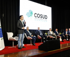 O governador Carlos Massa Ratinho Junior participou neste sábado (19), em Florianópolis (SC), da quinta reunião do Consórcio de Integração Sul e Sudeste (Cosud), que reúne os sete estados das duas regiões. Ratinho Junior destacou a importância de o consórcio discutir temas que colaborem com o País como um todo.