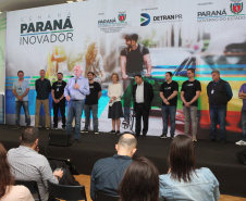 O Governo do Estado encerrou neste sábado (19) a primeira edição da Semana Paraná Inovador com uma nova lei, que cria o Dia da Eletromobilidade. O objetivo é incentivar essa tecnologia e ampliar as ações de sustentabilidade no Estado. O texto que estabelece a celebração anual no Paraná todo dia 19 de outubro, foi sancionado simbolicamente pelo vice-governador Darci Piana em ato no Palácio Iguaçu.
 Foto: Ari Dias/AEN