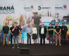 O Governo do Estado encerrou neste sábado (19) a primeira edição da Semana Paraná Inovador com uma nova lei, que cria o Dia da Eletromobilidade. O objetivo é incentivar essa tecnologia e ampliar as ações de sustentabilidade no Estado. O texto que estabelece a celebração anual no Paraná todo dia 19 de outubro, foi sancionado simbolicamente pelo vice-governador Darci Piana em ato no Palácio Iguaçu.
 Foto: Ari Dias/AEN