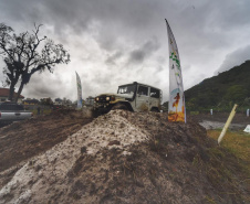 Guaratuba, Antonina, Matinhos, Morretes, Pontal do Paraná, Guaraqueçaba e Paranaguá, no Litoral, abrigam até o próximo fim de semana competições de handebol, surf, triátlon, além de espetáculos de balonismo e Futebol das Estrelas. É a quarta etapa dos Jogos de Aventura e Natureza, a segunda no Litoral do Estado. A abertura foi sábado (19) e as atividades acontecem durante a semana.Foto: Denis Ferreira Netto/SEDEST