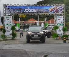 Guaratuba, Antonina, Matinhos, Morretes, Pontal do Paraná, Guaraqueçaba e Paranaguá, no Litoral, abrigam até o próximo fim de semana competições de handebol, surf, triátlon, além de espetáculos de balonismo e Futebol das Estrelas. É a quarta etapa dos Jogos de Aventura e Natureza, a segunda no Litoral do Estado. A abertura foi sábado (19) e as atividades acontecem durante a semana.Foto: Denis Ferreira Netto/SEDEST
