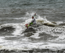 Guaratuba, Antonina, Matinhos, Morretes, Pontal do Paraná, Guaraqueçaba e Paranaguá, no Litoral, abrigam até o próximo fim de semana competições de handebol, surf, triátlon, além de espetáculos de balonismo e Futebol das Estrelas. É a quarta etapa dos Jogos de Aventura e Natureza, a segunda no Litoral do Estado. A abertura foi sábado (19) e as atividades acontecem durante a semana.Foto: Denis Ferreira Netto/SEDEST
