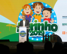 O governador Carlos Massa Ratinho Junior particiou nesta segunda-feira (21) do evento de premiação do Concurso Agrinho 2019. Promovido pela Federação da Agricultura do Paraná (Faep), com a parceria do Governo do Estado, o programa envolve, todo ano, aproximadamente 800 mil alunos e mais de 50 mil professores. Pinhais,21/10/2019 Foto:Jaelson Lucas / AEN