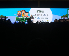 O governador Carlos Massa Ratinho Junior particiou nesta segunda-feira (21) do evento de premiação do Concurso Agrinho 2019. Promovido pela Federação da Agricultura do Paraná (Faep), com a parceria do Governo do Estado, o programa envolve, todo ano, aproximadamente 800 mil alunos e mais de 50 mil professores. Pinhais,21/10/2019 Foto:Jaelson Lucas / AEN