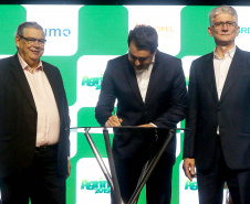 O governador Carlos Massa Ratinho Junior particiou nesta segunda-feira (21) do evento de premiação do Concurso Agrinho 2019. Promovido pela Federação da Agricultura do Paraná (Faep), com a parceria do Governo do Estado, o programa envolve, todo ano, aproximadamente 800 mil alunos e mais de 50 mil professores. Pinhais,21/10/2019 Foto:Jaelson Lucas / AEN
