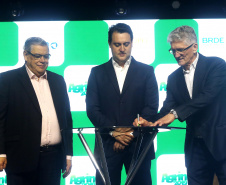 O governador Carlos Massa Ratinho Junior particiou nesta segunda-feira (21) do evento de premiação do Concurso Agrinho 2019. Promovido pela Federação da Agricultura do Paraná (Faep), com a parceria do Governo do Estado, o programa envolve, todo ano, aproximadamente 800 mil alunos e mais de 50 mil professores. Pinhais,21/10/2019 Foto:Jaelson Lucas / AEN