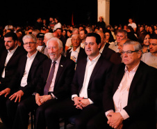 O Governo do Estado e a Federação da Agricultura do Estado do Paraná (Faep) renovaram nesta segunda-feira (21) o convênio para o programa Agrinho nas escolas estaduais do Paraná. O programa leva a escolas das redes públicas municipal e estadual atividades e materiais pedagógicos que tratam da preservação do meio ambiente, despertar da consciência de cidadania e questões que envolvem saúde e qualidade de vida.