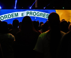 O Governo do Estado e a Federação da Agricultura do Estado do Paraná (Faep) renovaram nesta segunda-feira (21) o convênio para o programa Agrinho nas escolas estaduais do Paraná. O programa leva a escolas das redes públicas municipal e estadual atividades e materiais pedagógicos que tratam da preservação do meio ambiente, despertar da consciência de cidadania e questões que envolvem saúde e qualidade de vida.