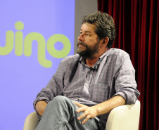 A Biblioteca Pública do Paraná inicia nesta terça-feira (22) a terceira edição da Flibi – a Festa Literária da Biblioteca, que acontece até sábado (26) em vários espaços de Curitiba e do Interior do Estado. A programação começa na própria BPP, com dois eventos: um bate-papo com o escritor paulista Marçal Aquino e a estreia de uma exposição com trabalhos de fotógrafos paranaenses. Todas as atividades têm entrada gratuita. Veja a agenda completa. Foto: Divulgação/BPP