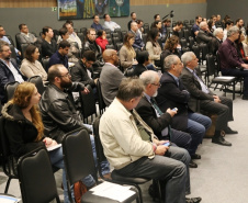 As ações desenvolvidas pela Sanepar para a segurança de suas barragens foram apresentadas nesta segunda-feira (21), durante o I Simpósio Nacional de Segurança de Barragens para Abastecimento e Irrigação, em Curitiba. Promovido pela Sanepar, pelo Comitê Brasileiro de Barragens (CBDB) e pelo Instituto de Engenharia do Paraná (IEP), o evento reuniu especialistas do segmento de abastecimento de água e de irrigação para debater a segurança desses empreendimentos. Foto: Sanepar