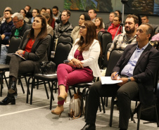 As ações desenvolvidas pela Sanepar para a segurança de suas barragens foram apresentadas nesta segunda-feira (21), durante o I Simpósio Nacional de Segurança de Barragens para Abastecimento e Irrigação, em Curitiba. Promovido pela Sanepar, pelo Comitê Brasileiro de Barragens (CBDB) e pelo Instituto de Engenharia do Paraná (IEP), o evento reuniu especialistas do segmento de abastecimento de água e de irrigação para debater a segurança desses empreendimentos. Foto: Sanepar