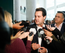 O governador Carlos Massa Ratinho Junior anuncia nesta segunda-feira (21) a liberação de R$ 50 milhões para ações da área da saúde. Curitiba, 21/10/2019 