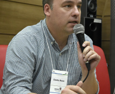 O responsável pelo processo seletivo dentro da secretaria, Danilo Buss, reforça a importância da participação da sociedade civil no Consec. “Somente com a participação efetiva da sociedade civil nos encontros realizados será possível atingir o objetivo da eleição estadual, que é a composição integral do Conselho Estadual de Cultura de forma democrática e participativa, garantindo assim a paridade no colegiado. Foto: Kraw Penas/SECC
