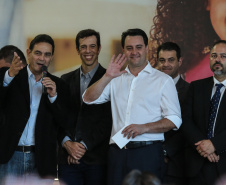 O governador Carlos Massa Ratinho Junior confirma nesta terça-feira (22) recursos para investimentos em infraestrutura escolar. Serão emitidas ordens de serviço para início de obras de reparos e melhorias e autorizadas novas licitações, envolvendo mais de 100 escolas, em todas as regiões do Estado   Curitiba, 22/10/2019 - Foto: Geraldo Bubniak/AEN