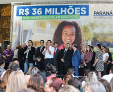 O governador Carlos Massa Ratinho Junior confirma nesta terça-feira (22) recursos para investimentos em infraestrutura escolar. Serão emitidas ordens de serviço para início de obras de reparos e melhorias e autorizadas novas licitações, envolvendo mais de 100 escolas, em todas as regiões do Estado   Curitiba, 22/10/2019 - Foto: Geraldo Bubniak/AEN