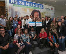 O governador Carlos Massa Ratinho Junior confirma nesta terça-feira (22) recursos para investimentos em infraestrutura escolar. Serão emitidas ordens de serviço para início de obras de reparos e melhorias e autorizadas novas licitações, envolvendo mais de 100 escolas, em todas as regiões do Estado   Curitiba, 22/10/2019 - Foto: Geraldo Bubniak/AEN