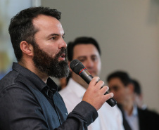 O governador Carlos Massa Ratinho Junior confirma nesta terça-feira (22) recursos para investimentos em infraestrutura escolar. Serão emitidas ordens de serviço para início de obras de reparos e melhorias e autorizadas novas licitações, envolvendo mais de 100 escolas, em todas as regiões do Estado   Curitiba, 22/10/2019 - Foto: Geraldo Bubniak/AEN