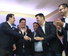 O governador Carlos Massa Ratinho Junior, acompanhado do prefeito Marcelo Rangel, do vice-governador Darci Piana e de diversas autoridades, assinou o decreto que transfere temporariamente a sede do governo estadual para o município. A iniciativa coincide com a Feira Paraná, que acontece de 18 a 27 de outubro.Foto:Jaelson Lucas / AEN