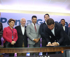O governador Carlos Massa Ratinho Junior, acompanhado do prefeito Marcelo Rangel, do vice-governador Darci Piana e de diversas autoridades, assinou o decreto que transfere temporariamente a sede do governo estadual para o município. A iniciativa coincide com a Feira Paraná, que acontece de 18 a 27 de outubro.Foto:Jaelson Lucas / AEN