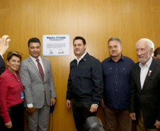  O governador Carlos Massa Ratinho Junior, acompanhado do prefeito Marcelo Rangel, do vice-governador Darci Piana e de diversas autoridades, assinou o decreto que transfere temporariamente a sede do governo estadual para o município. A iniciativa coincide com a Feira Paraná, que acontece de 18 a 27 de outubro.Foto:Jaelson Lucas / AEN
