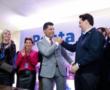 Um ato na prefeitura de Ponta Grossa, nos Campos Gerais, marcou a instalação da sede do Governo do Estado na cidade na manhã desta quarta-feira (23). Por dois dias, na quarta e quinta-feira (24), toda a equipe da administração pública estadual despachará do Centro de Eventos de Ponta Grossa.