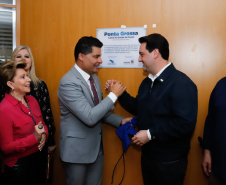 Um ato na prefeitura de Ponta Grossa, nos Campos Gerais, marcou a instalação da sede do Governo do Estado na cidade na manhã desta quarta-feira (23). Por dois dias, na quarta e quinta-feira (24), toda a equipe da administração pública estadual despachará do Centro de Eventos de Ponta Grossa.
