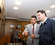 Um ato na prefeitura de Ponta Grossa, nos Campos Gerais, marcou a instalação da sede do Governo do Estado na cidade na manhã desta quarta-feira (23). Por dois dias, na quarta e quinta-feira (24), toda a equipe da administração pública estadual despachará do Centro de Eventos de Ponta Grossa.