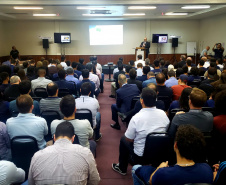 A Portos do Paraná enviou nesta quarta-feira (23) 43 funcionários para participar do 3° Seminário de Cabotagem e Intermodalidade - Logística e Infraestrutura, organizado pelo Instituto de Diplomacia Empresarial e Marketing de Cidades (Idem). São 250 pessoas no evento que acontece durante todo o dia em Paranaguá.Foto: Pierpaolo Nota/ Portos do Paraná 