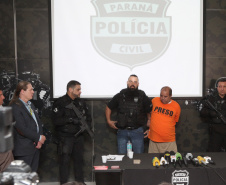 A Polícia Civil do Paraná (PCPR) interrogou Carlos Eduardo dos Santos, 52 anos, na noite de terça-feira (22), em Curitiba