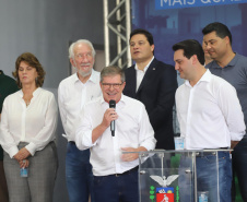 Nesta quinta-feira (24), dentro das atividades da transferência da sede do Governo do Estado para Ponta Grossa, o governador Carlos Massa Ratinho Junior anunciou as primeiras cidades que receberão condomínios para idosos.Foto: Arnaldo Alves / AEN.