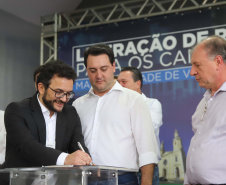 Nesta quinta-feira (24), dentro das atividades da transferência da sede do Governo do Estado para Ponta Grossa, o governador Carlos Massa Ratinho Junior anunciou as primeiras cidades que receberão condomínios para idosos