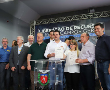Nesta quinta-feira (24), dentro das atividades da transferência da sede do Governo do Estado para Ponta Grossa, o governador Carlos Massa Ratinho Junior anunciou as primeiras cidades que receberão condomínios para idosos