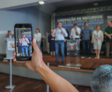 Nesta quinta-feira (24), dentro das atividades da transferência da sede do Governo do Estado para Ponta Grossa, o governador Carlos Massa Ratinho Junior anunciou as primeiras cidades que receberão condomínios para idosos