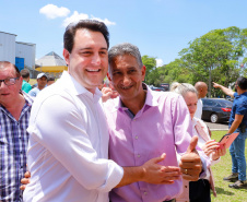 Ponta Grossa e outros 12 municípios dos Campos Gerais vão investir R$ 19,9 milhões em pavimentação de ruas, compra de equipamentos de videomonitoramento, máquinas, ambulância e ônibus escolares, além de ações na área da saúde. Os recursos são do Governo do Estado. As licitações e homologações das obras e aquisições foram autorizadas pelo governador Carlos Massa Ratinho Junior nesta quinta-feira (24) em Ponta Grossa.