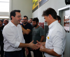 Ponta Grossa e outros 12 municípios dos Campos Gerais vão investir R$ 19,9 milhões em pavimentação de ruas, compra de equipamentos de videomonitoramento, máquinas, ambulância e ônibus escolares, além de ações na área da saúde. Os recursos são do Governo do Estado. As licitações e homologações das obras e aquisições foram autorizadas pelo governador Carlos Massa Ratinho Junior nesta quinta-feira (24) em Ponta Grossa.