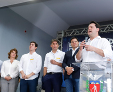 Ponta Grossa e outros 12 municípios dos Campos Gerais vão investir R$ 19,9 milhões em pavimentação de ruas, compra de equipamentos de videomonitoramento, máquinas, ambulância e ônibus escolares, além de ações na área da saúde. Os recursos são do Governo do Estado. As licitações e homologações das obras e aquisições foram autorizadas pelo governador Carlos Massa Ratinho Junior nesta quinta-feira (24) em Ponta Grossa.